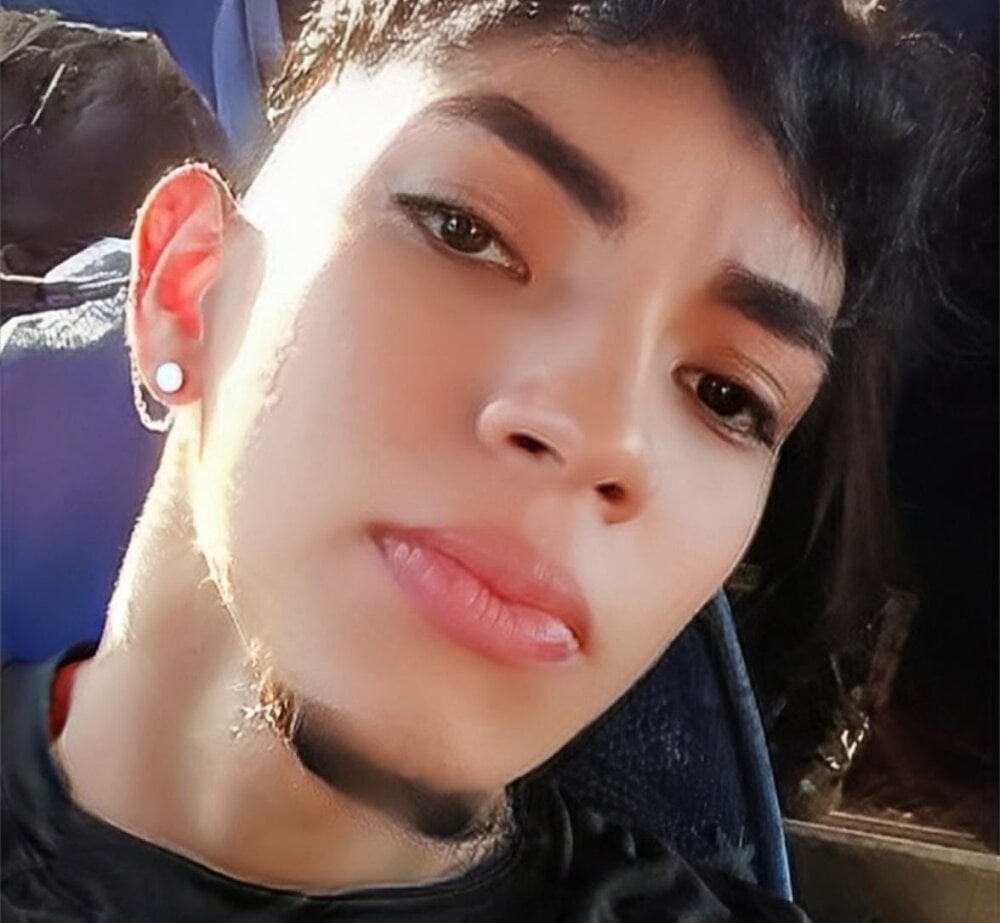 Hilary_deluxxx Chatroom