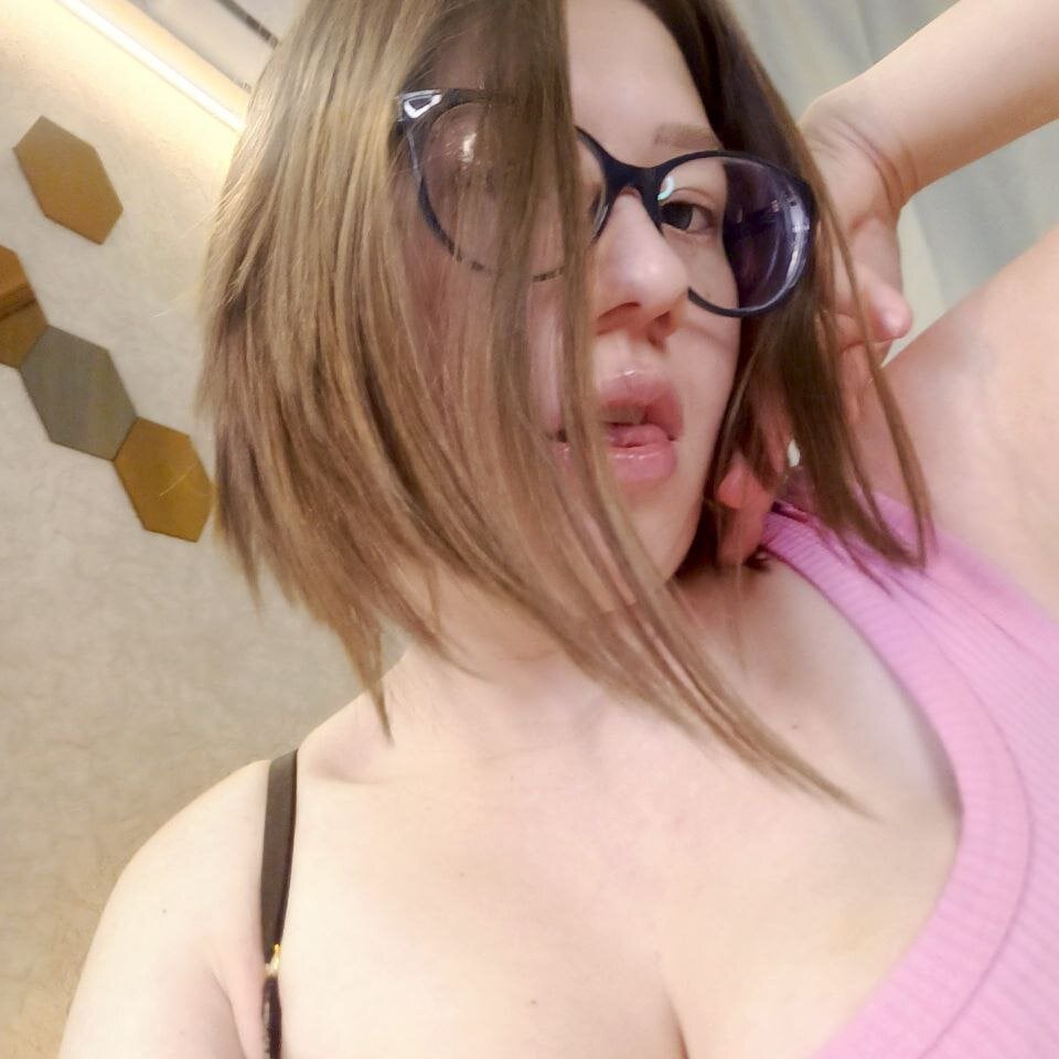 HildaBompane Chatroom