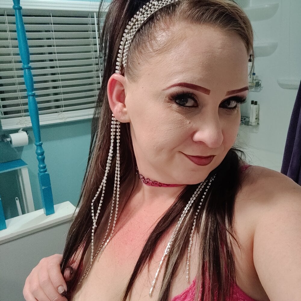 Hope_HoneySucker Chatroom