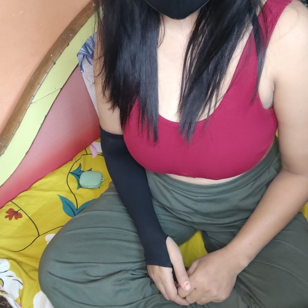 Horny_RishaNRajat Chatroom