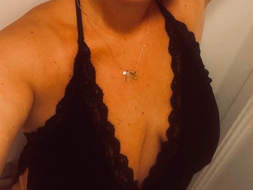 horny-mom40