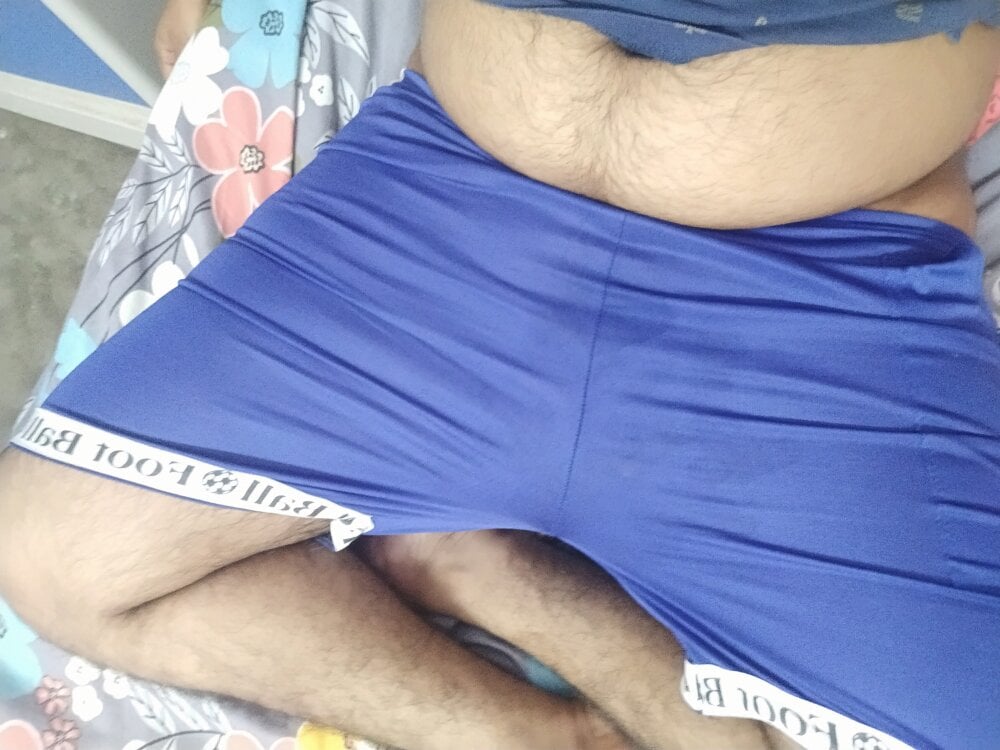 Hornyy_dog Chatroom