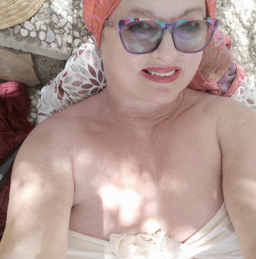 Hot-Muci Chatroom