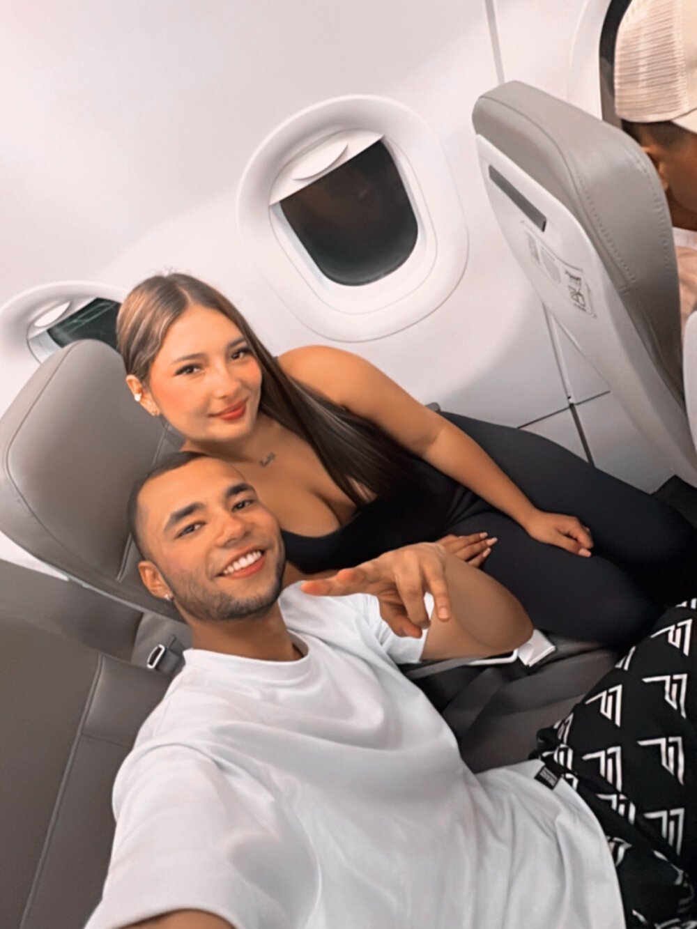 Hot2gether69 Webcam Profile Picture Hot2gether69 Chatroom