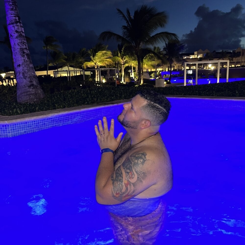 HotDominicanCum Chatroom