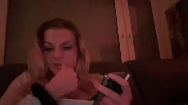 HotGermanGirl97 Chatroom