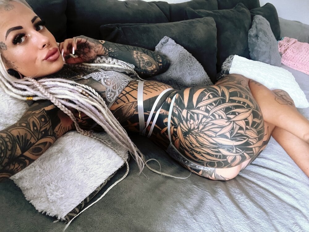 HotMelonskiii Chatroom