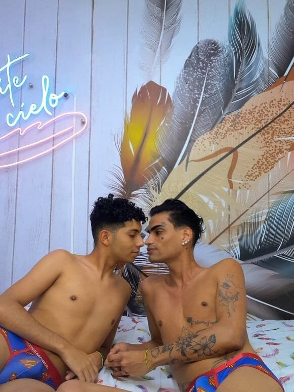 Hot_Boys_Without_Limits Chatroom