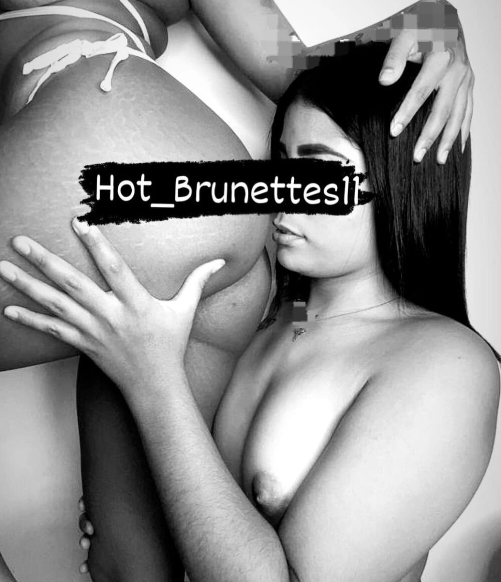 Hot_Brunettes11 Chatroom