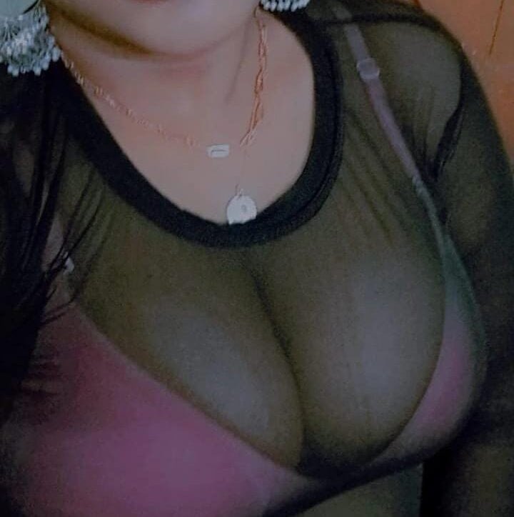 Hot_Girl_Dimple Chatroom