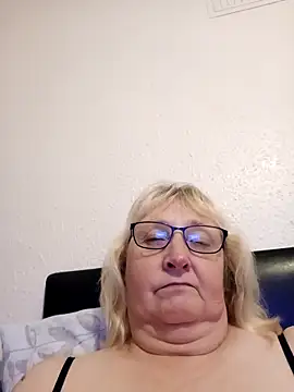 Hot_Mummy_Tilly Chatroom
