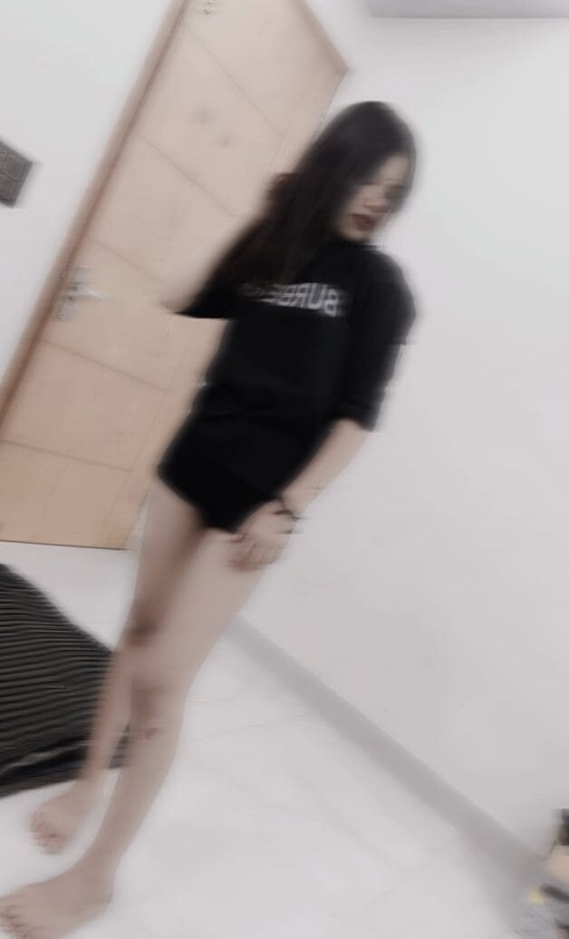 Hot_Riyaa Chatroom