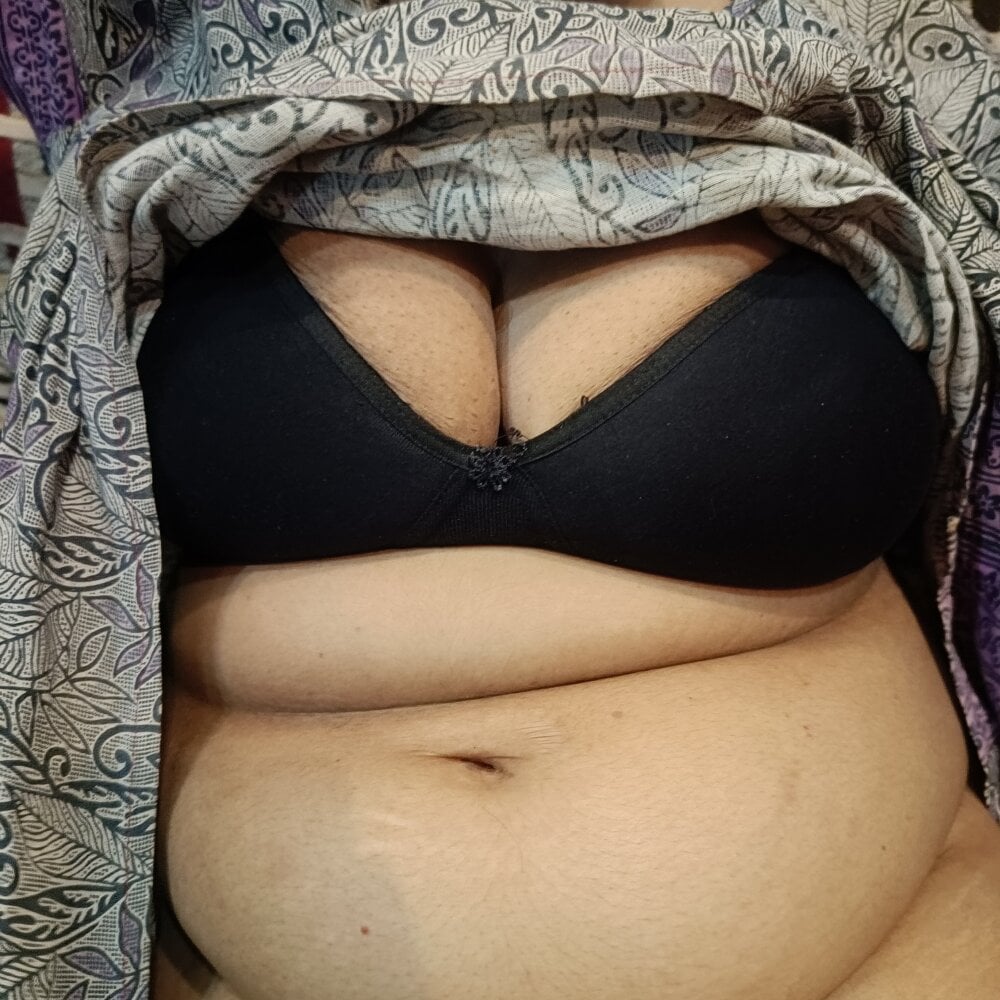 Hot__bhabhi_99 Chatroom