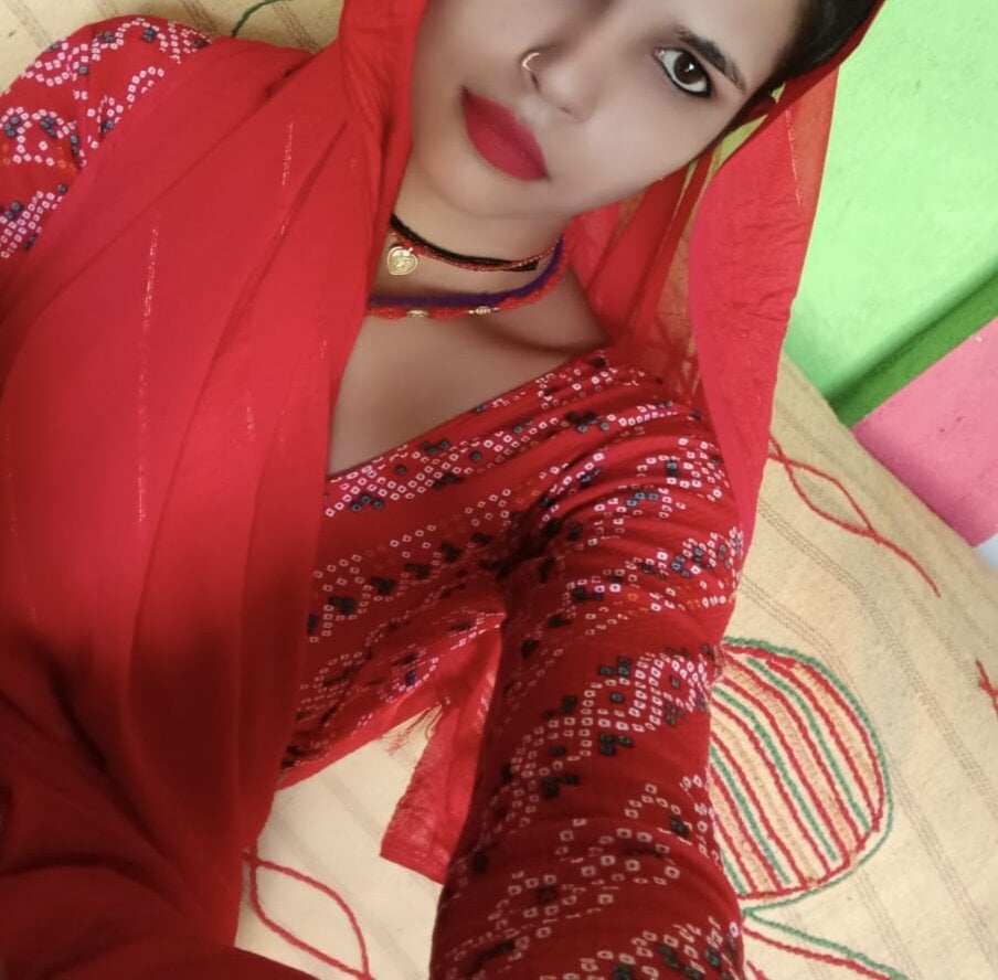 Hot_diyaa Chatroom