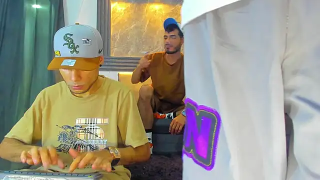 Hotboyslegacy Chatroom