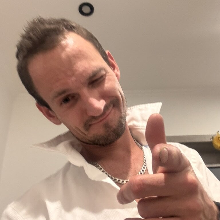 Hotcrazy235 Chatroom