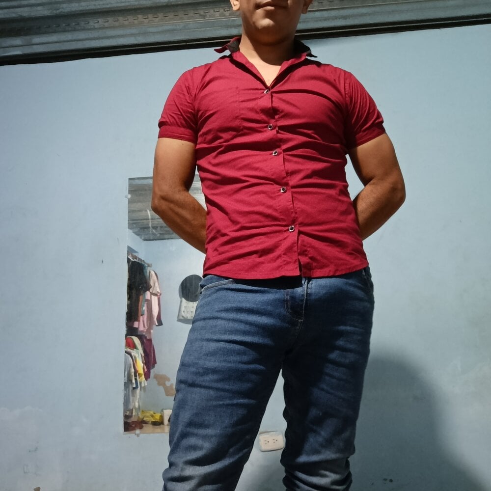 HotmenyPucca1807 Chatroom