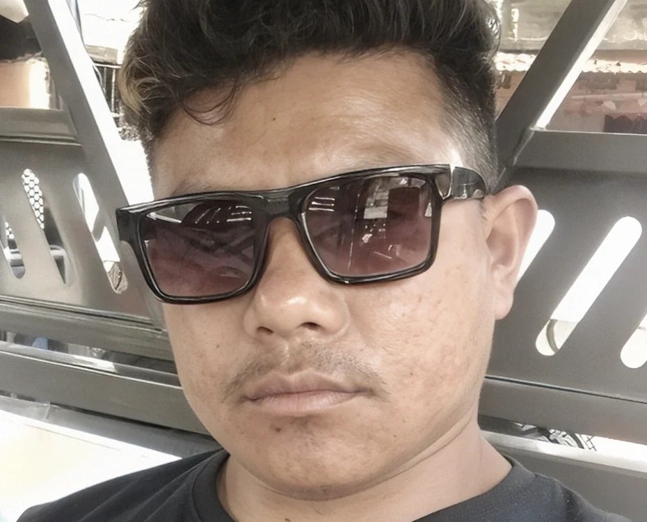 Hotpeeledoffdick Chatroom