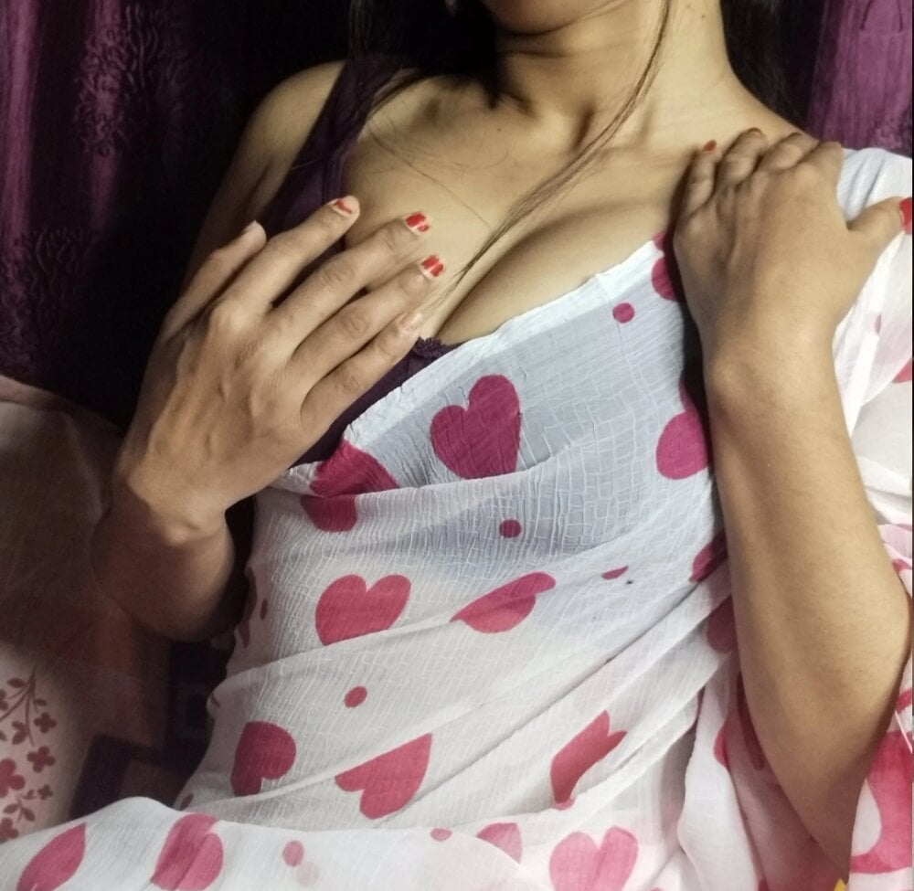 Hotpriyaxx Chatroom