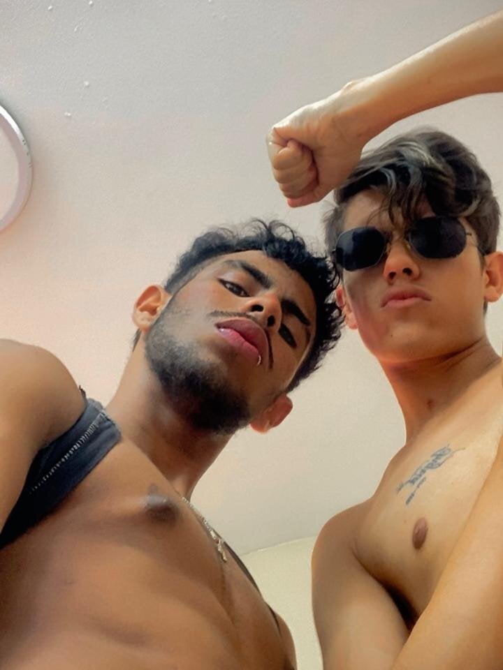 Hotsweet_Guys Chatroom