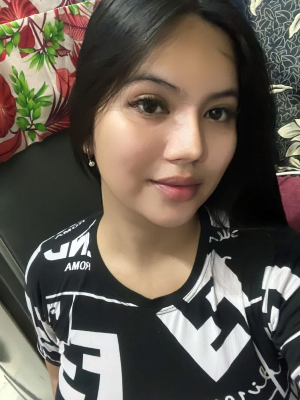 HugeCockSelfsucker69 Chatroom