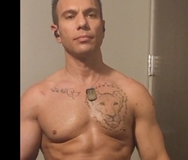 Hugo_Hunterxxx Chatroom