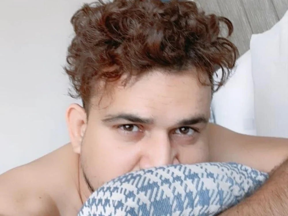 Hunkguy99 Chatroom