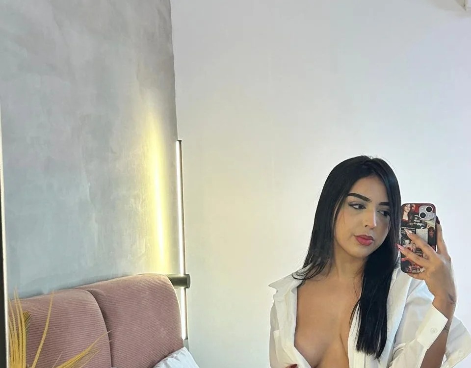IVONNEREYES Chatroom