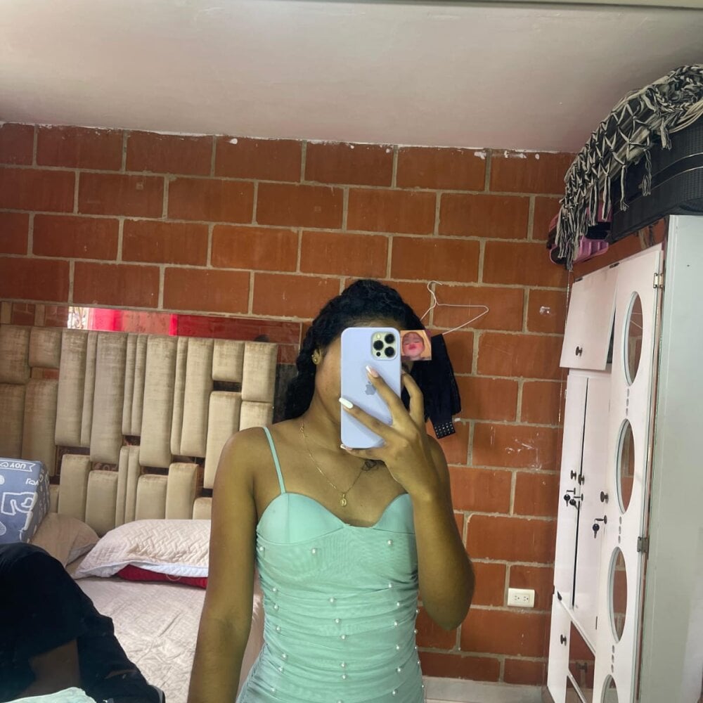Iam_valentinaxx Webcam Profile Picture Iam_valentinaxx Chatroom