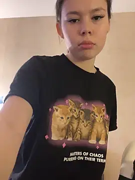 Idnkjustadeline Chatroom