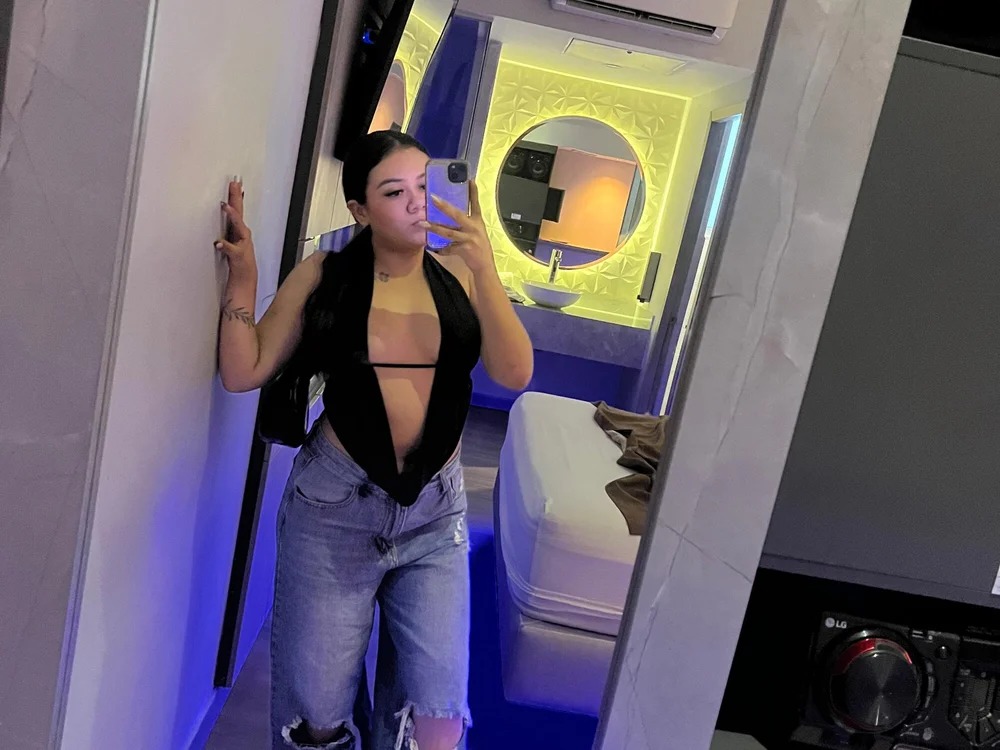 ImVaneCruz_ Chatroom