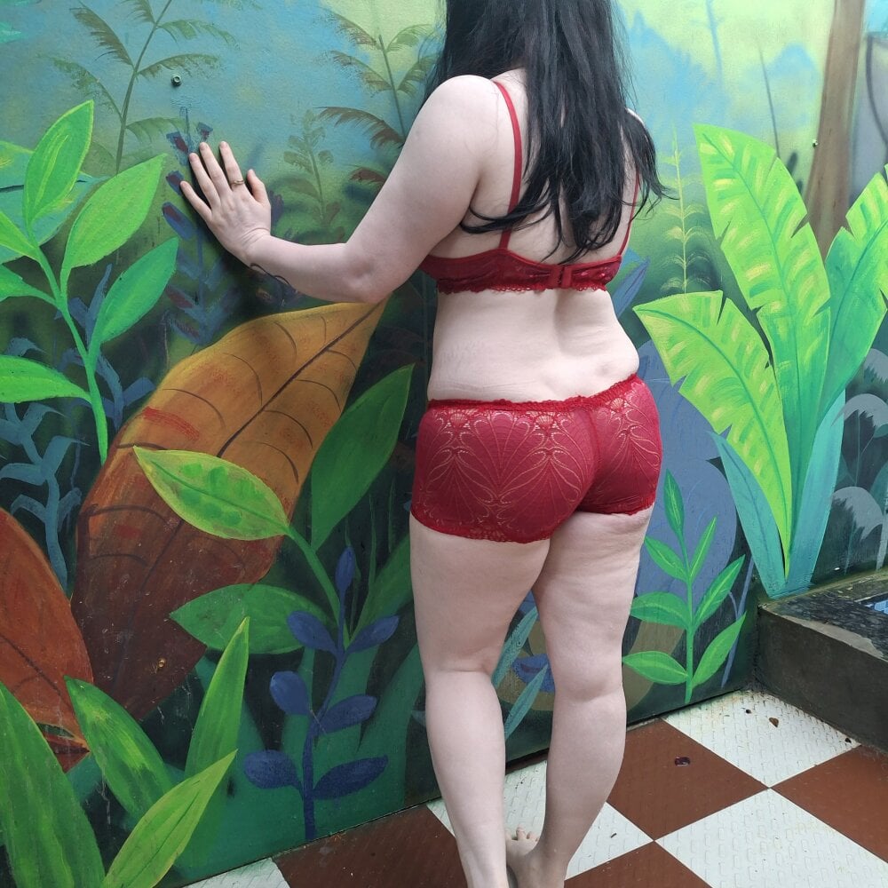 IndianSnowWhite Chatroom