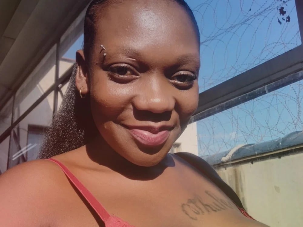 InnocentSlutXx Chatroom