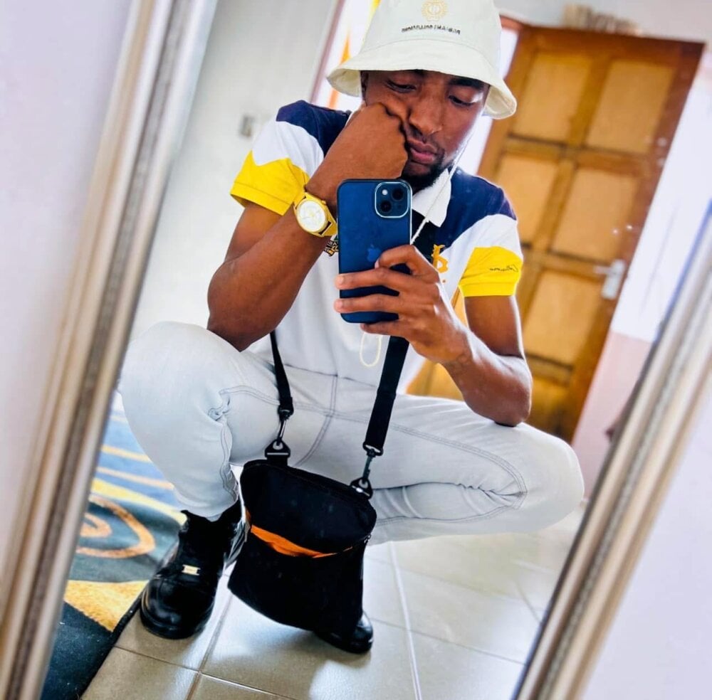 IntonedArecidae Chatroom