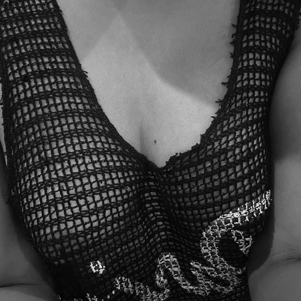 Invisible_Ladyxx Webcam Profile Picture Invisible_Ladyxx Chatroom