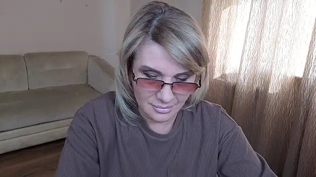 Iris_Crystal Chatroom