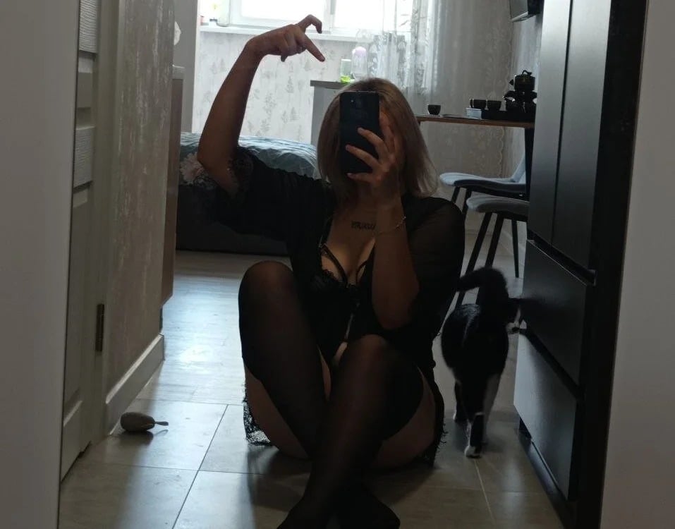 IsaWhitton Chatroom