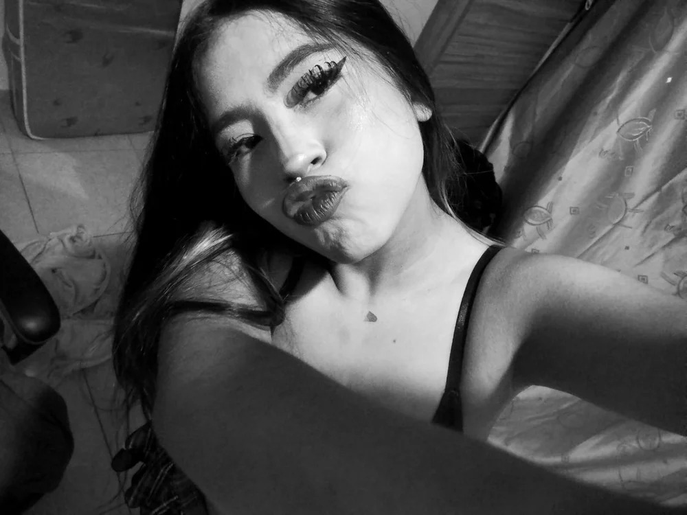 IsaaSquiirt Chatroom