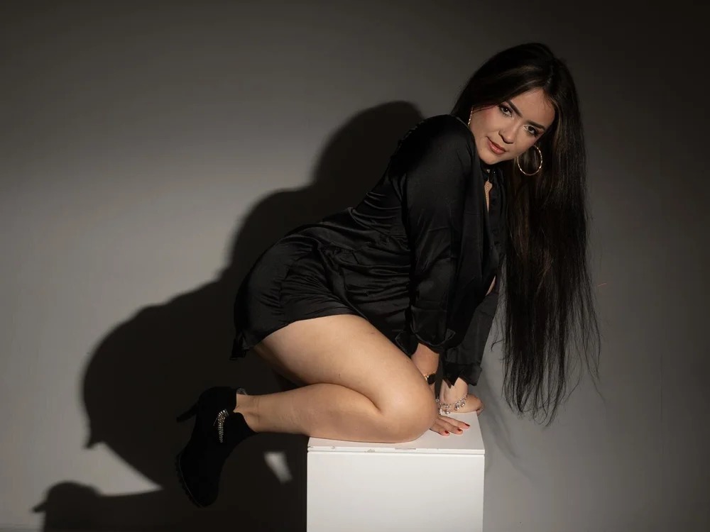 IsabellaCooper_ Chatroom