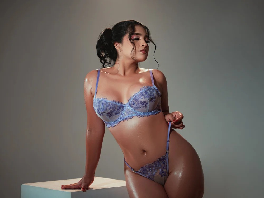 IsabellaVeles Chatroom