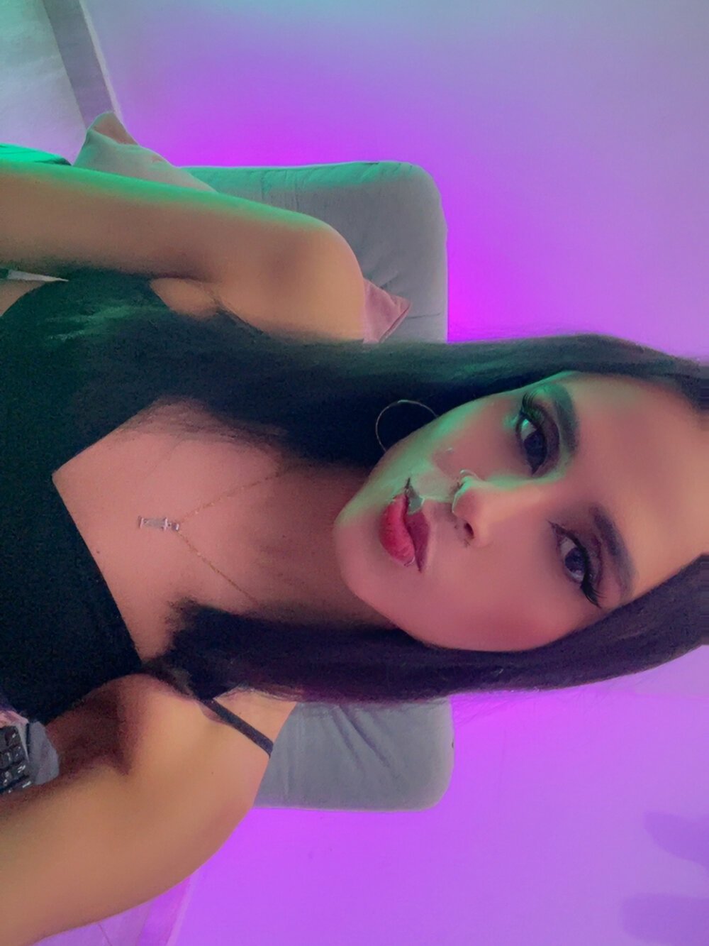 Isabella_Hillss Chatroom