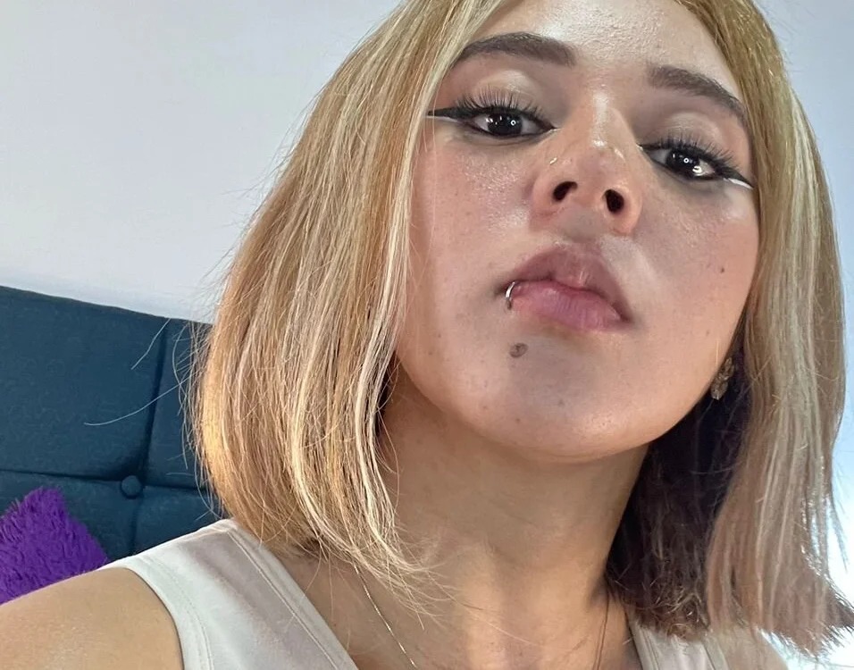 Isabelle_Sara Chatroom