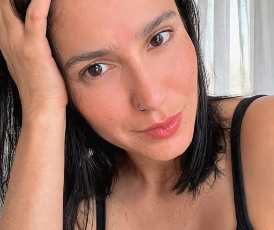 IslaBarnes Chatroom