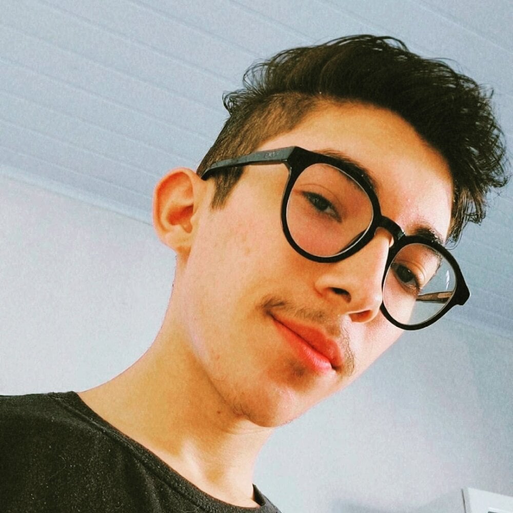 ItaloMasturban Chatroom