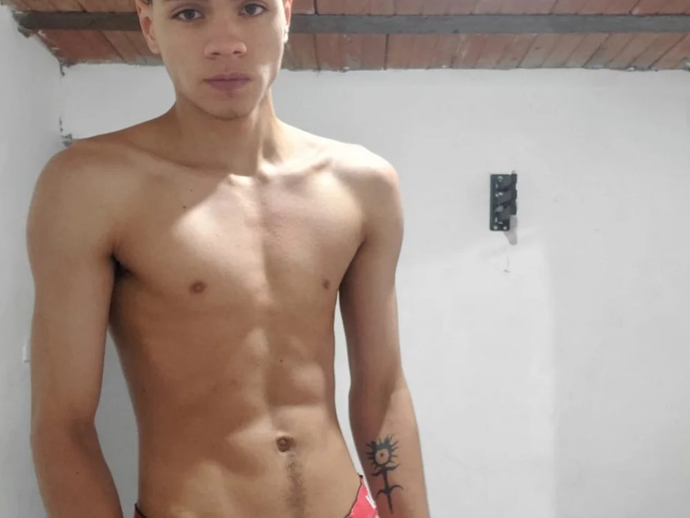 Ithan_Hott Chatroom