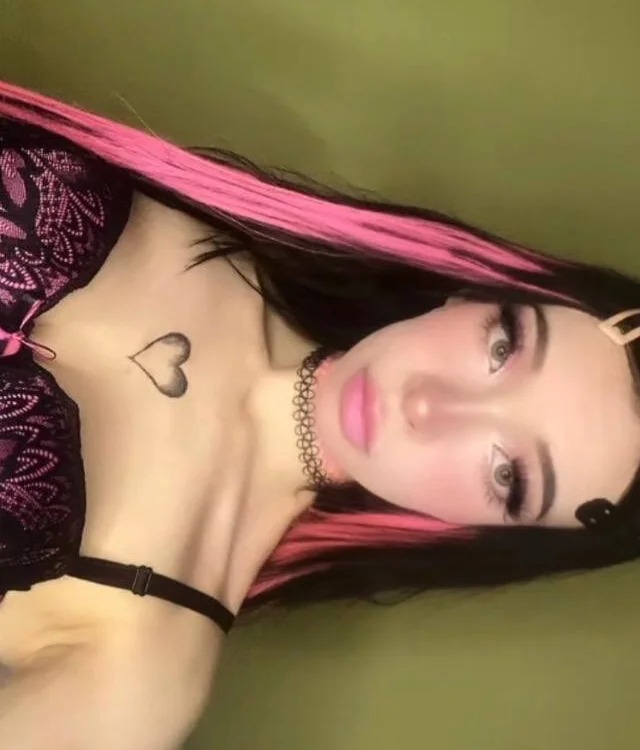 ItsKristall Chatroom