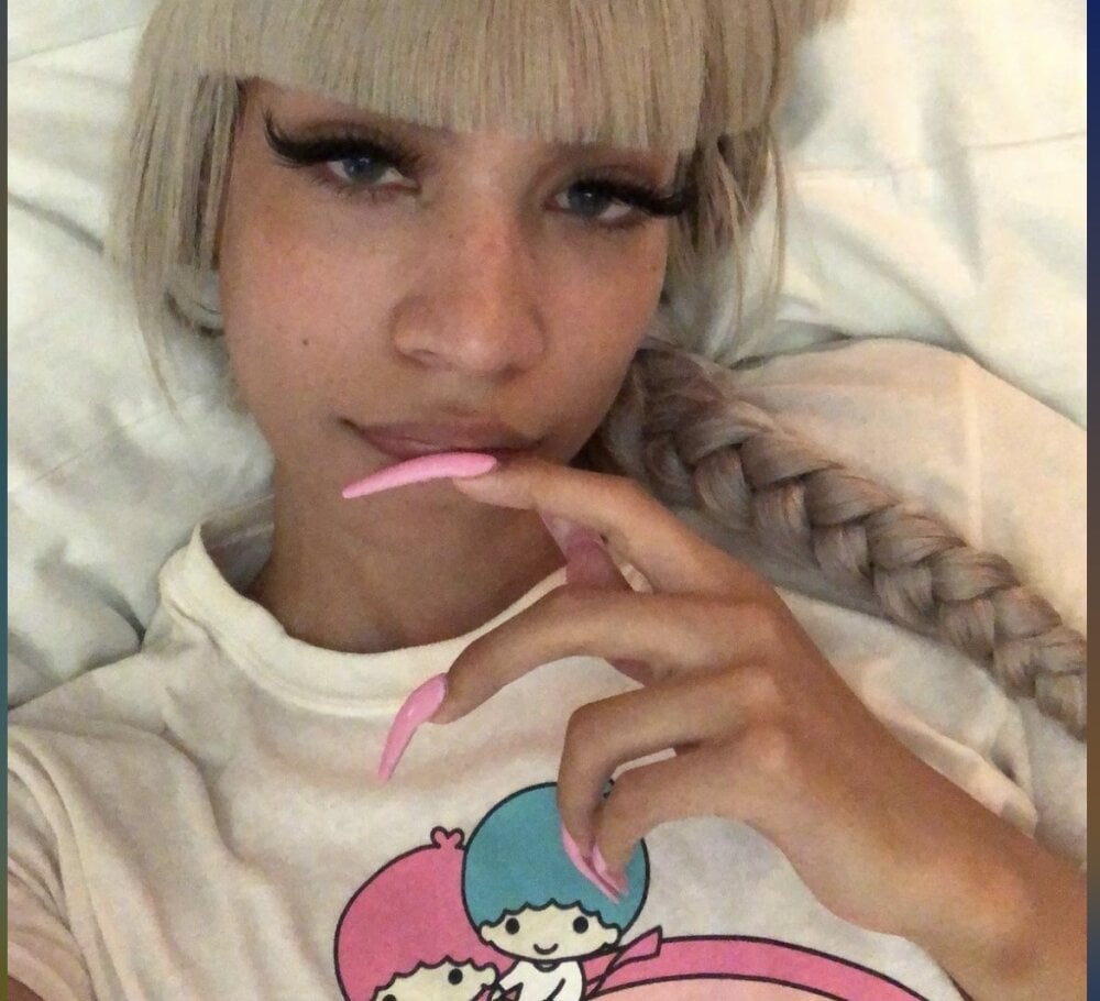 Itzel_Saenz Chatroom