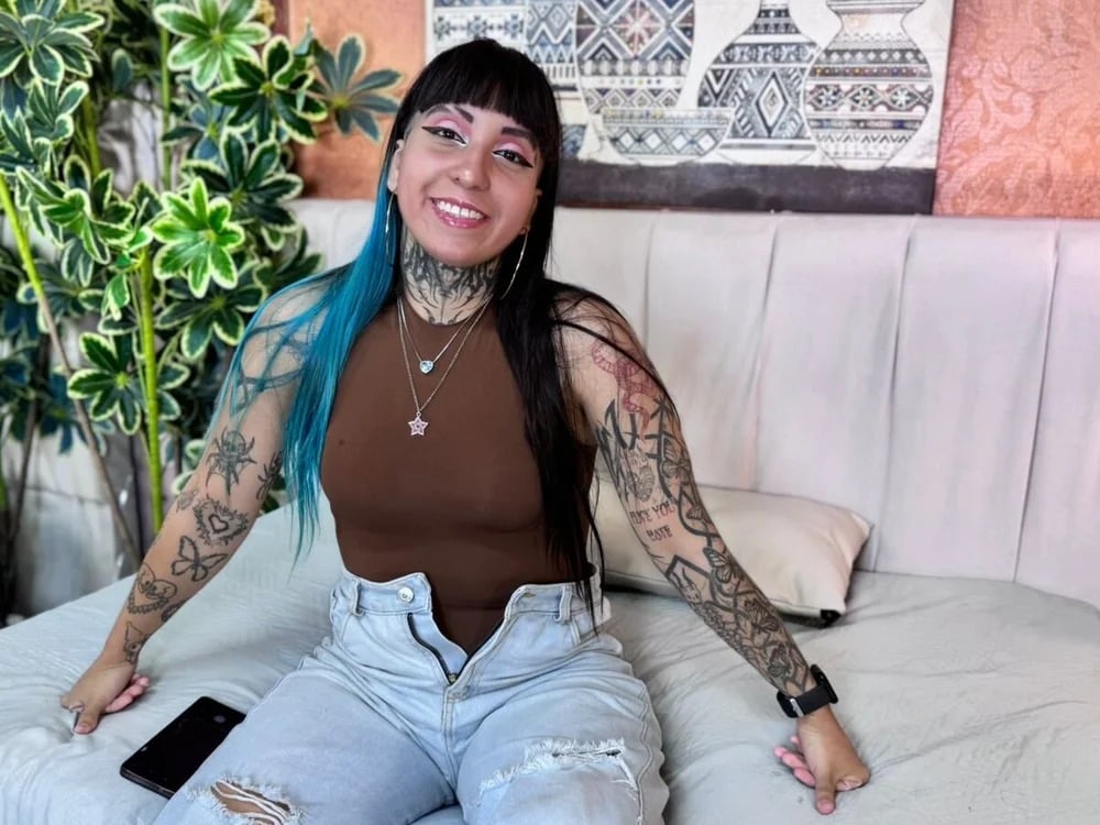 IzzyMoon_ Chatroom