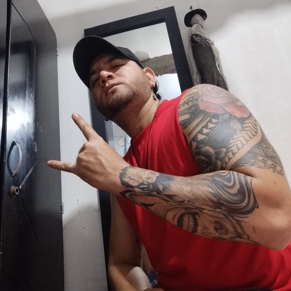 JHONNYACA28 Chatroom