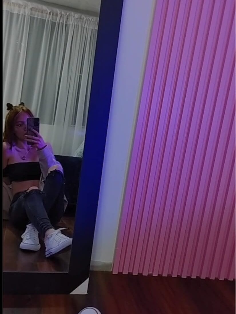 Jade22__ Webcam Profile Picture Jade22__ Chatroom